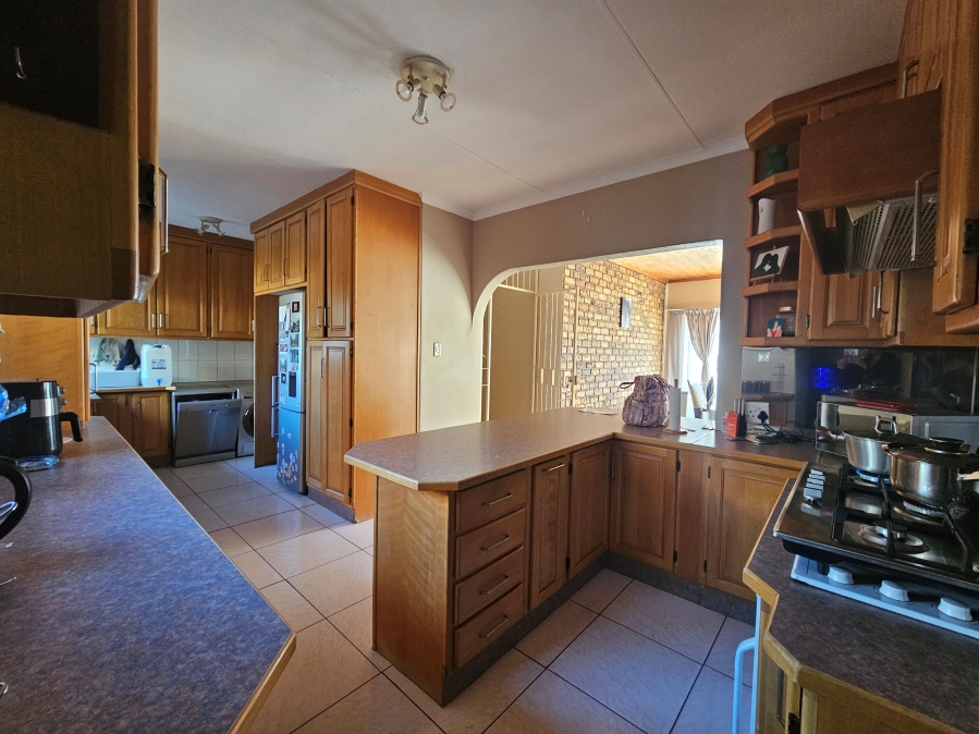 To Let 3 Bedroom Property for Rent in Wilkoppies North West